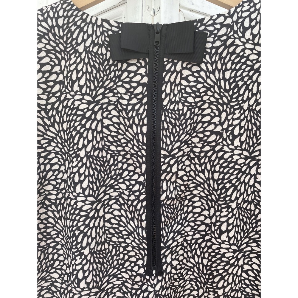 Essential Antwerp Patterned Bow Back Shift Dress - image 5